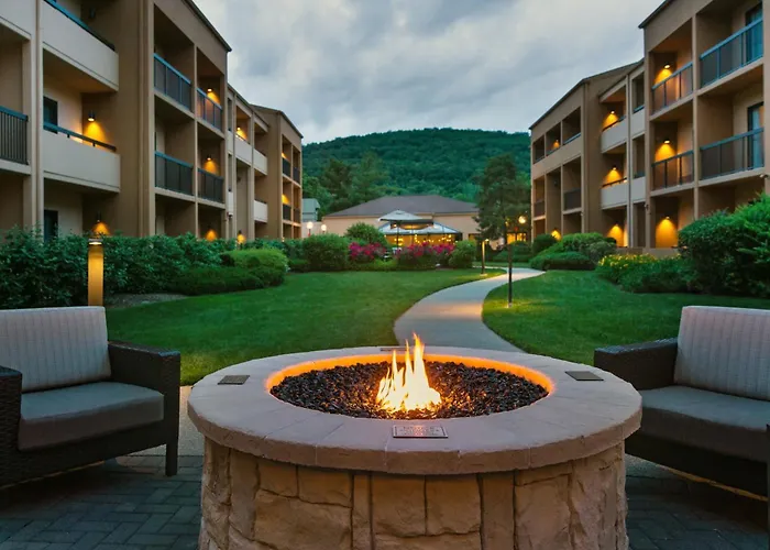 Courtyard By Marriott Mahwah