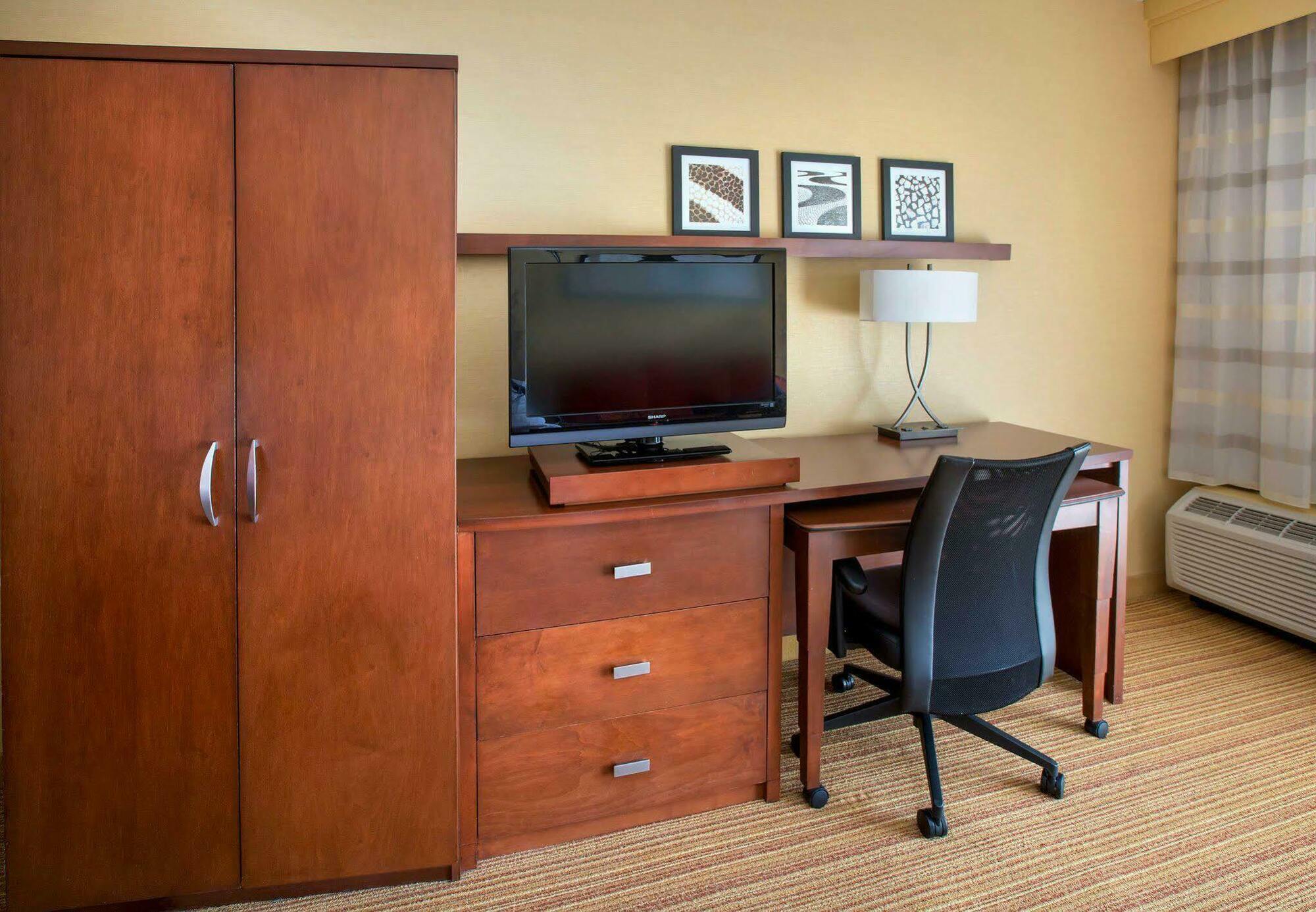 Hotel Courtyard By Marriott 3*