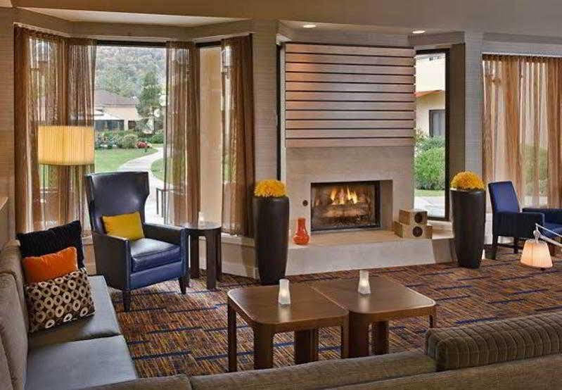 Courtyard By Marriott Hotel