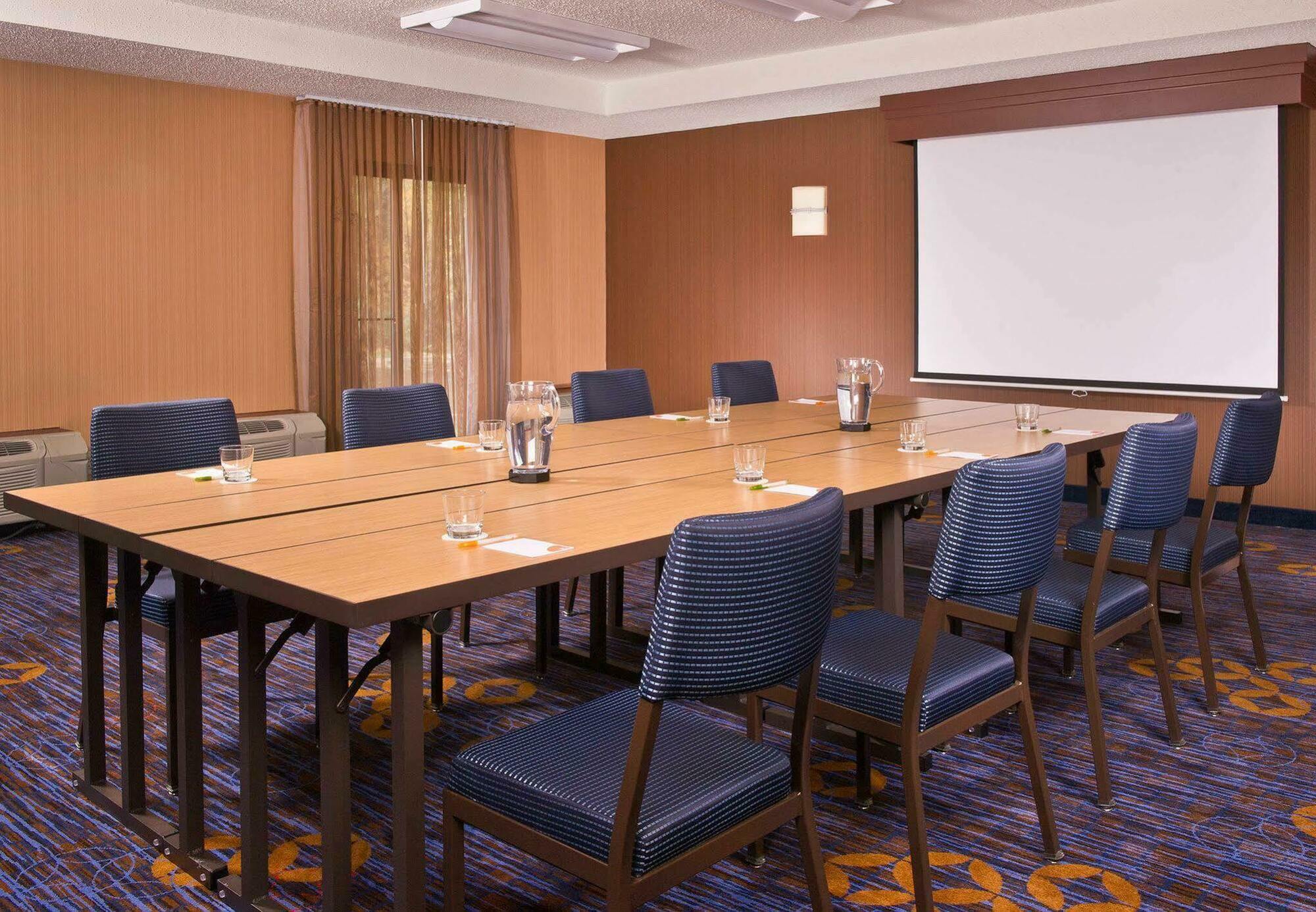 Hotel Courtyard By Marriott 3*